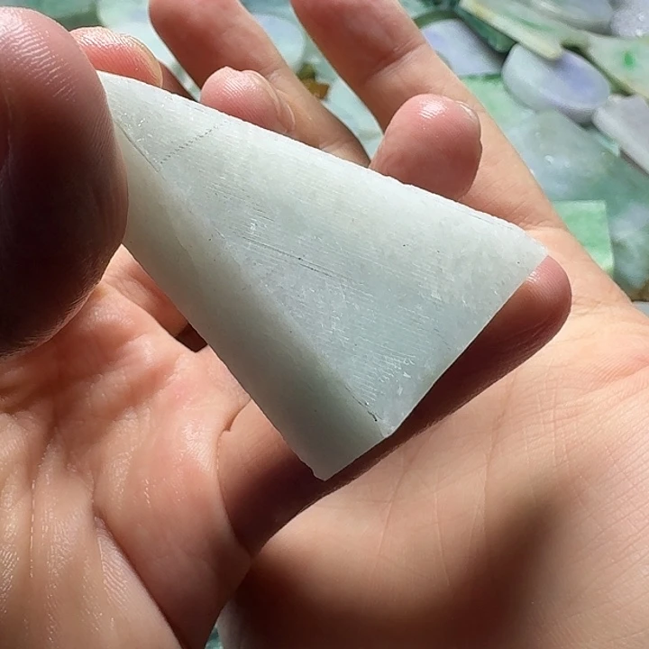 翡翠未镶嵌颈饰5788