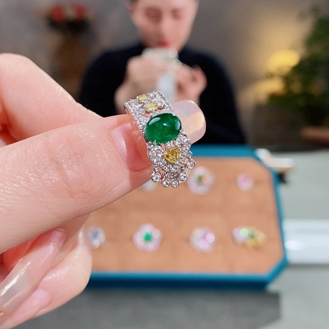 祖母绿戒指18K金镶嵌1.13ct