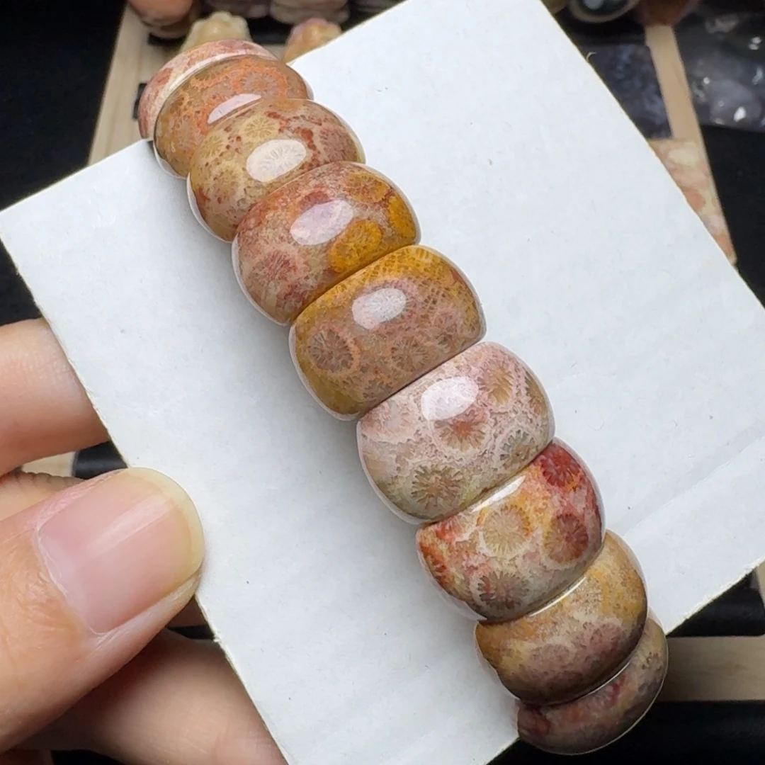 硅化玉未镶嵌红粉满花，可盘