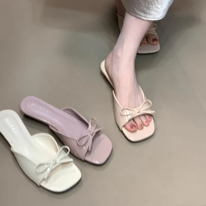 气质方头低跟凉拖鞋女2025年夏季新款蝴蝶结漆皮法式仙女风一字拖