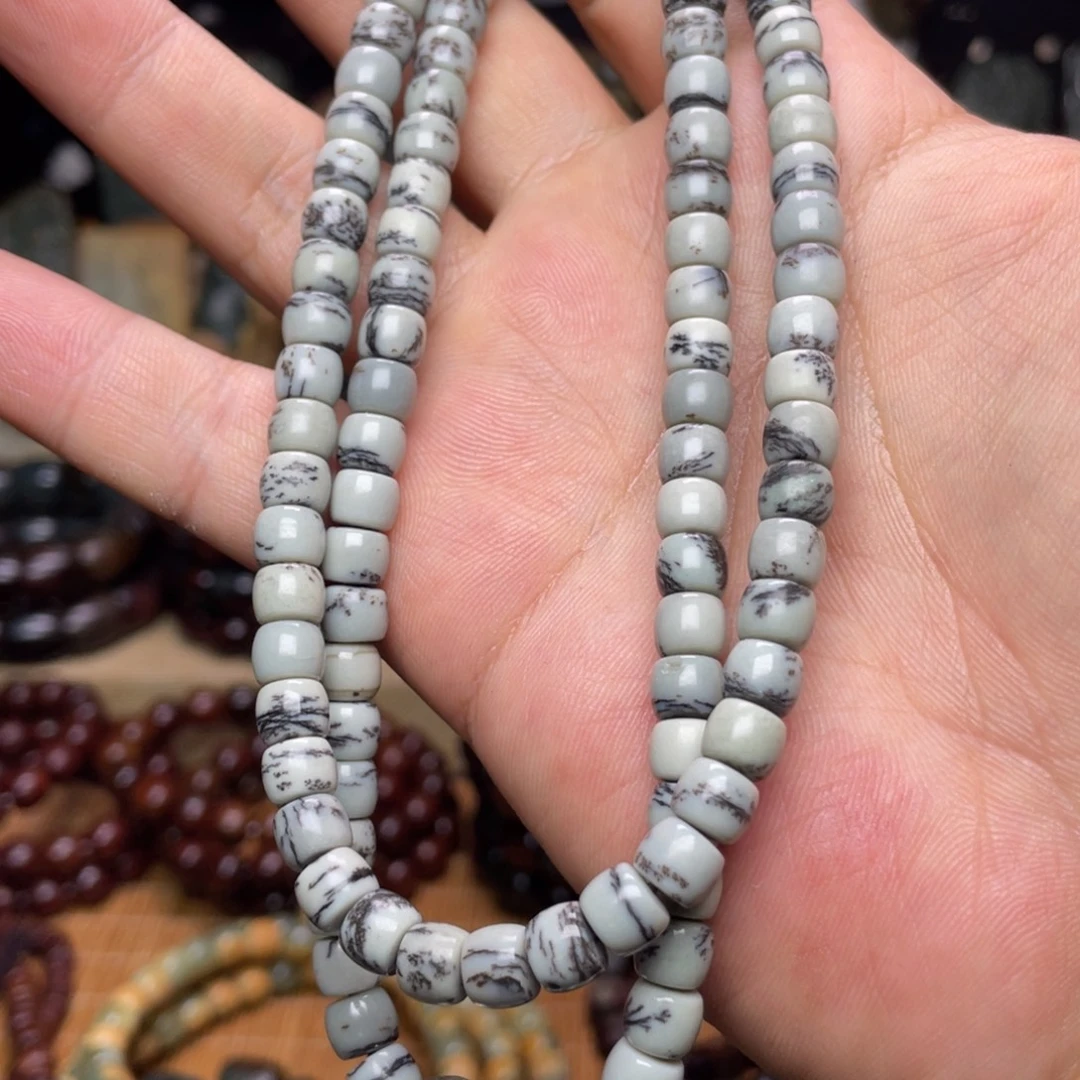 透闪石质玉未镶嵌颈饰7×6