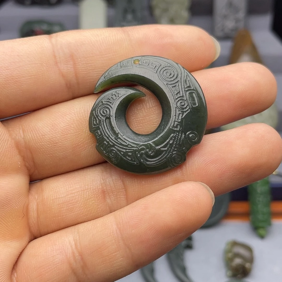 和田玉未镶嵌挂件