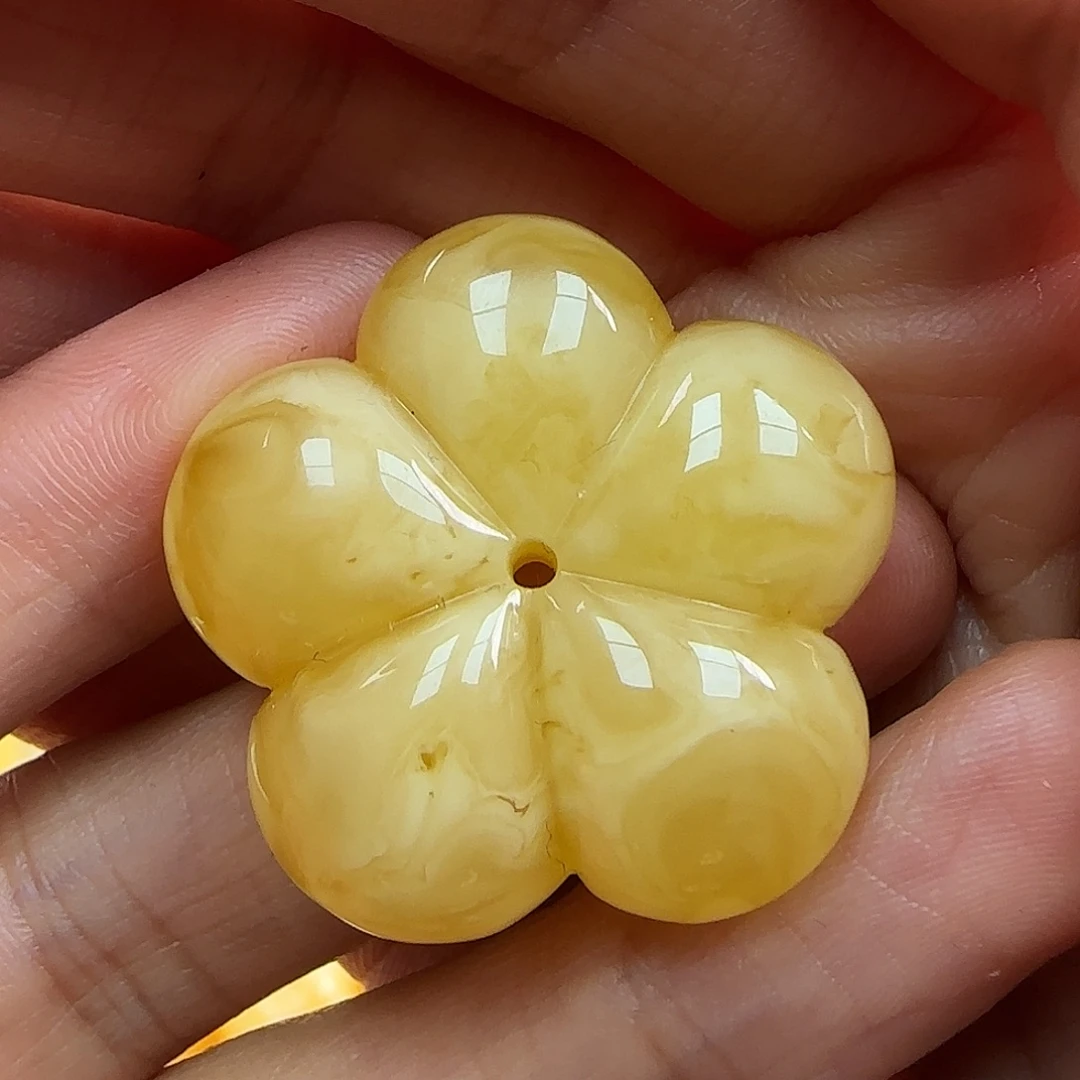 蜜蜡未镶嵌珠宝奇石