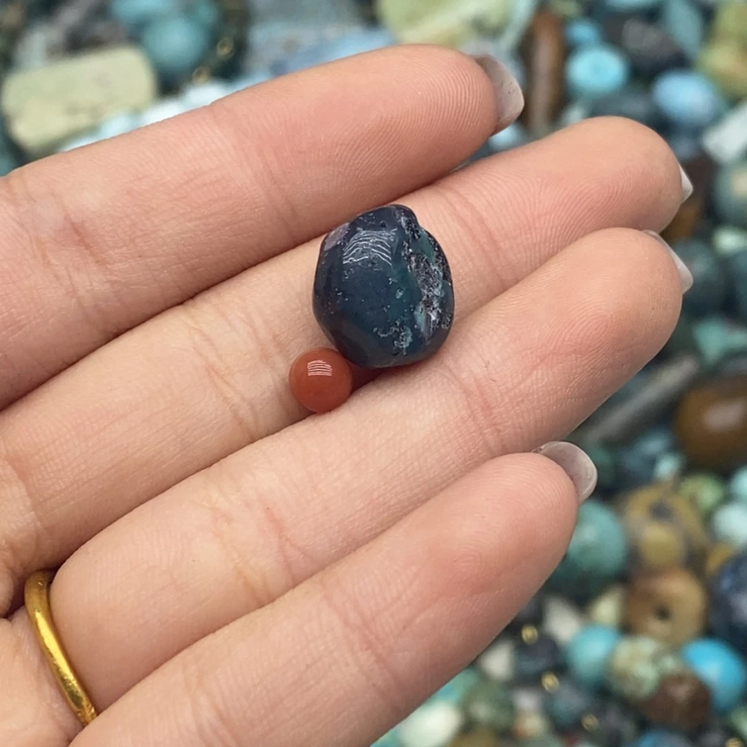 南红玛瑙未镶嵌珠宝奇石