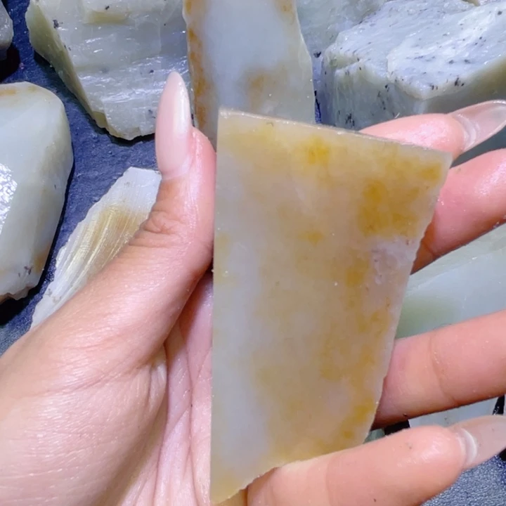 和田玉未镶嵌珠宝半成品