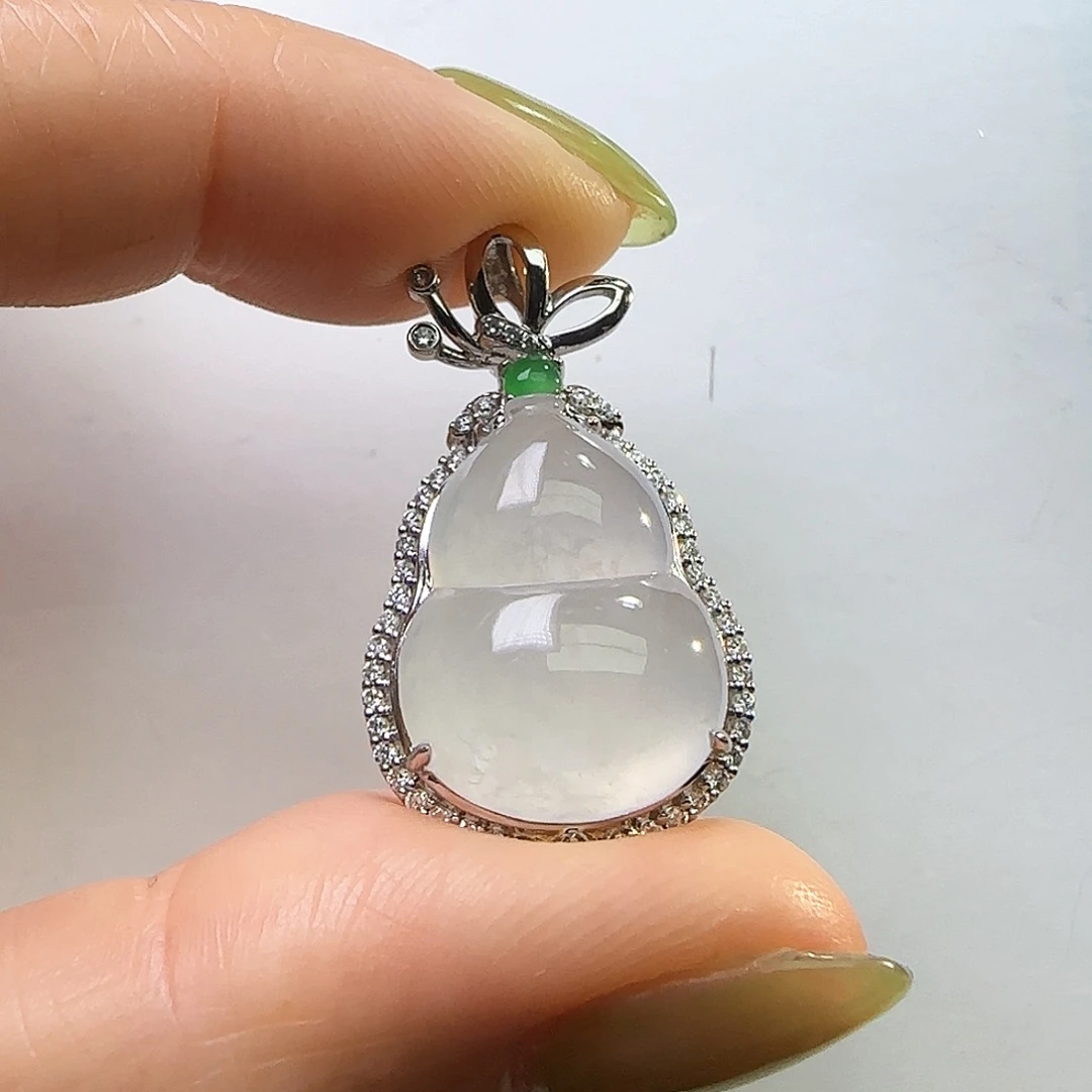 翡翠18K金镶嵌颈饰天然缅料A货 高冰葫芦吊坠