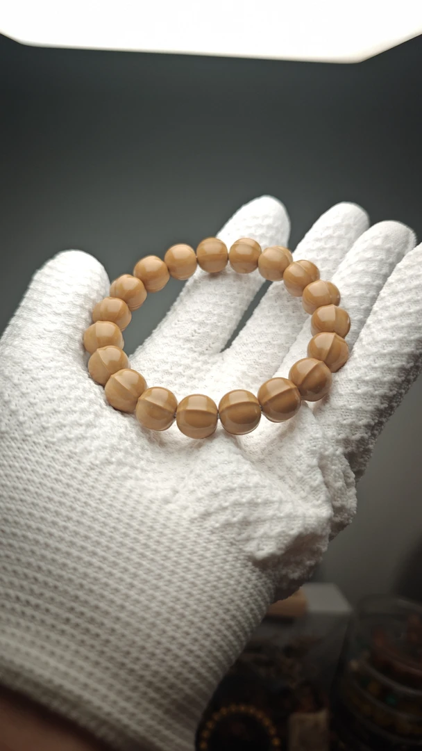 《鲨鱼》三花玻璃底，特等精工品质无科技全品无暇 猴头核桃手串