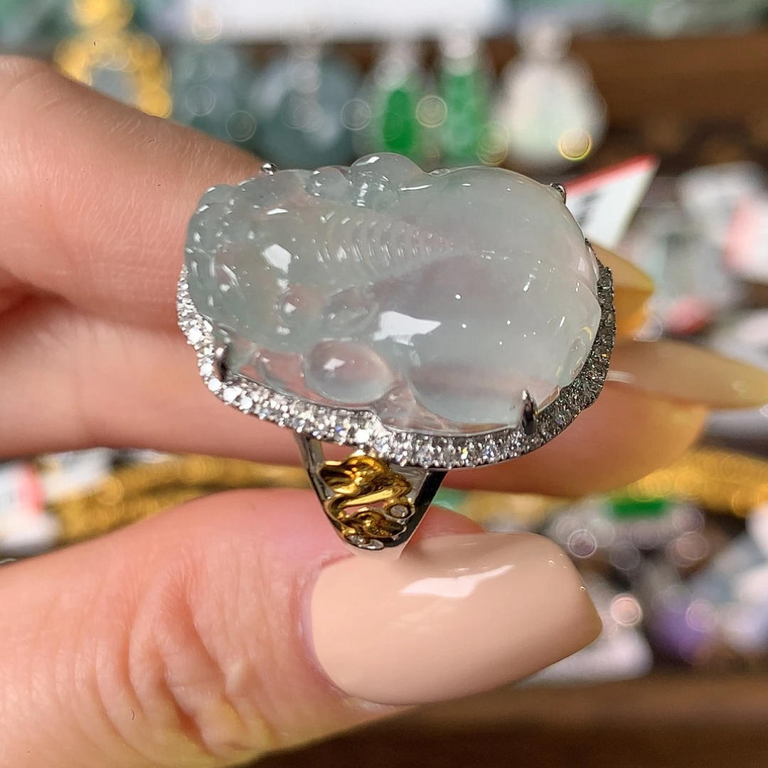 翡翠18K金镶嵌戒指天然缅甸貔貅戒指