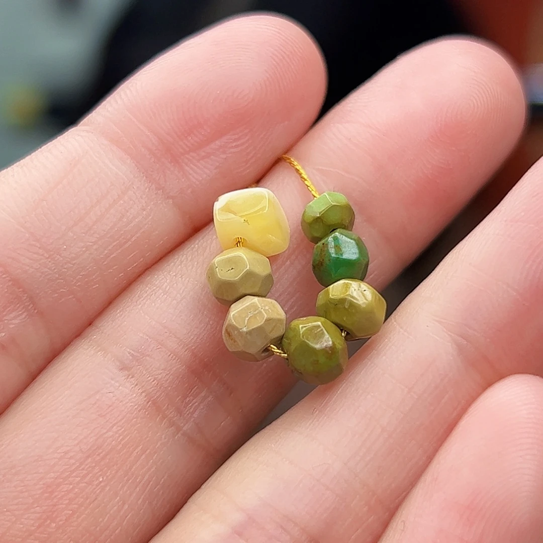 蜜蜡未镶嵌珠宝奇石