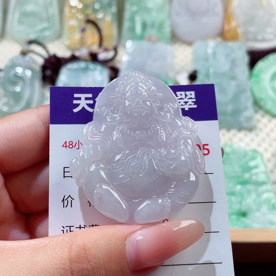 翡翠未镶嵌颈饰黄财神