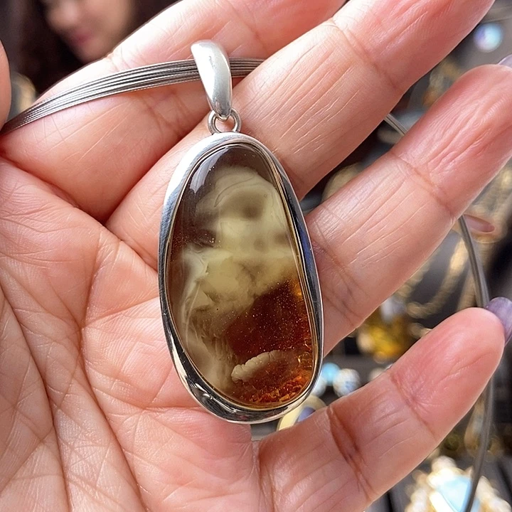 琥珀颈饰银S925镶嵌吊坠