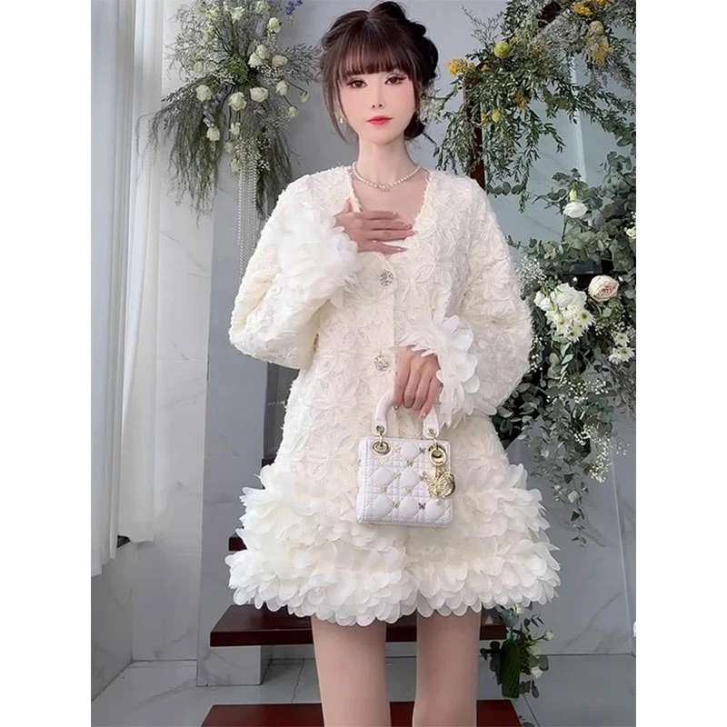 法式小众显瘦V领连衣裙女欧洲站2025春季新款气质精致纯色短裙潮