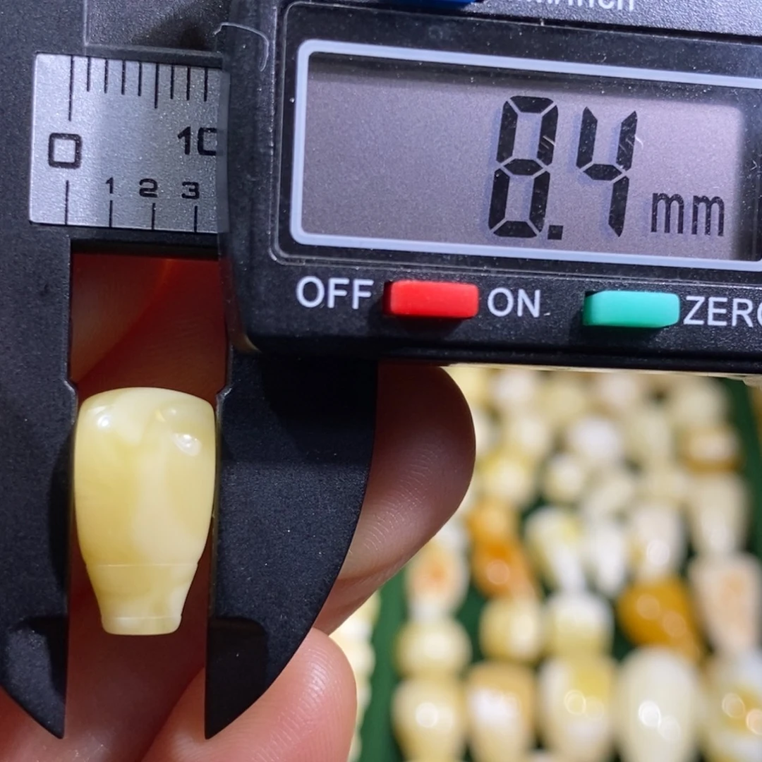 蜜蜡未镶嵌裸石配饰