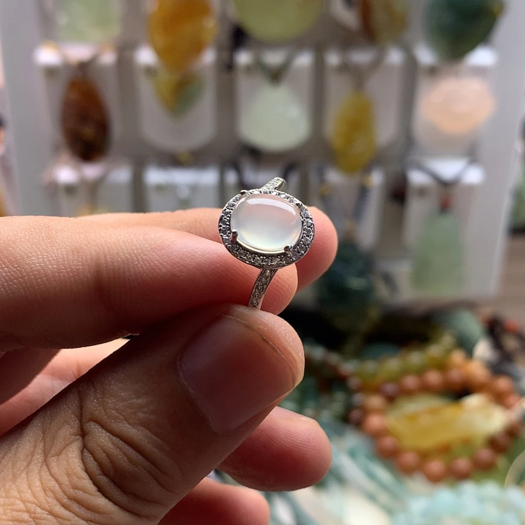 【闪购商品】蛇纹石玉未镶嵌颈饰