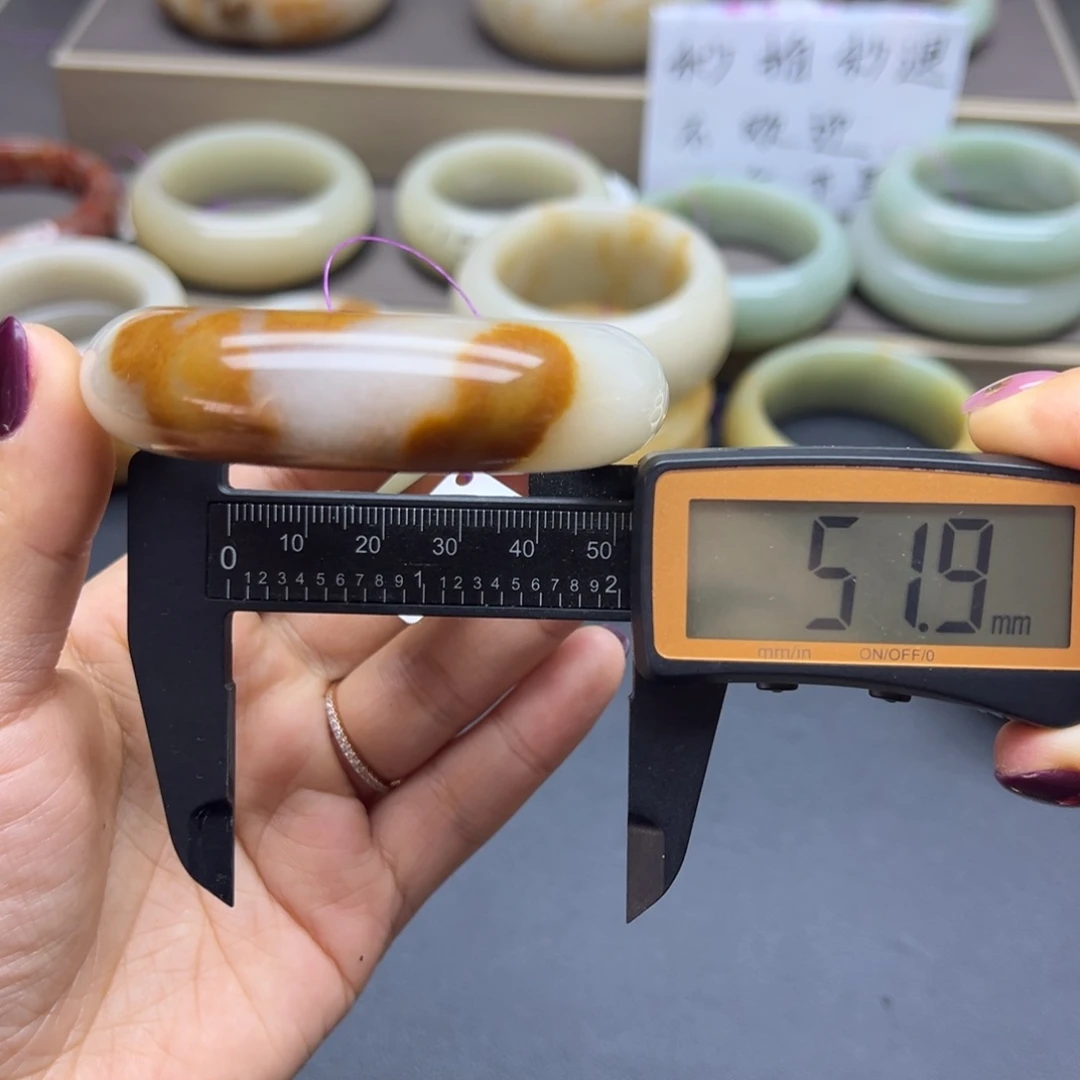 石英质玉（佘太翠）未镶嵌手镯