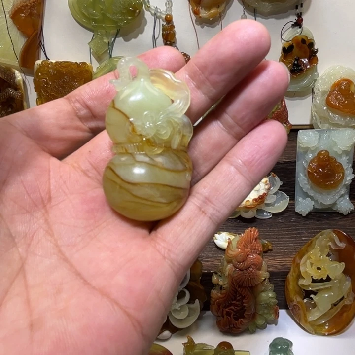 蛇纹石玉未镶嵌吊坠(不含链)