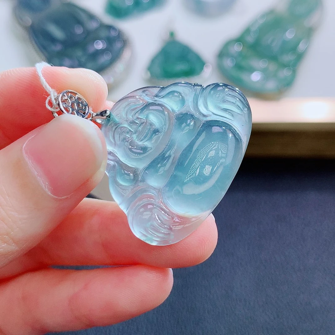 翡翠挂件未镶嵌翡翠