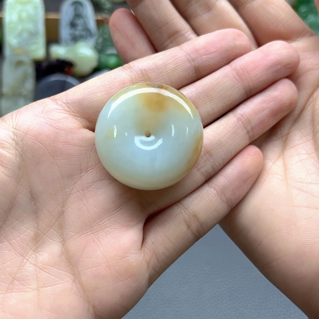 不***格颈饰未镶嵌和田玉