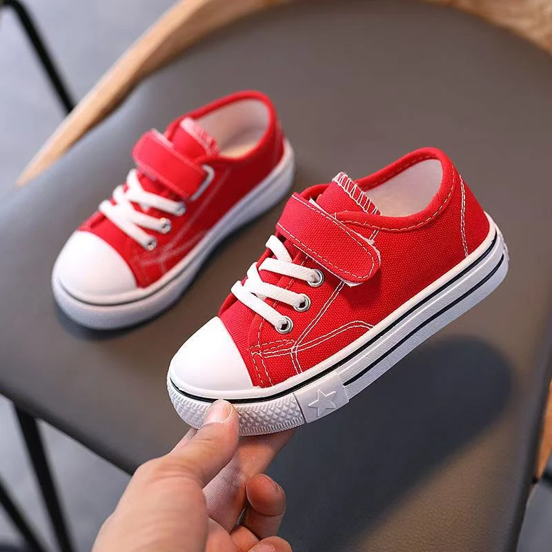 001-200男女童休闲运动鞋叶子