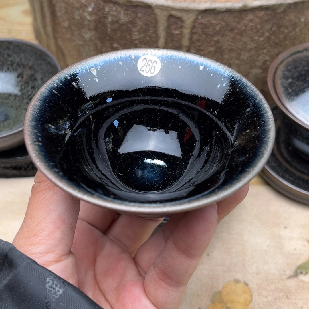 茶盏义兴龙窑坚持真柴烧