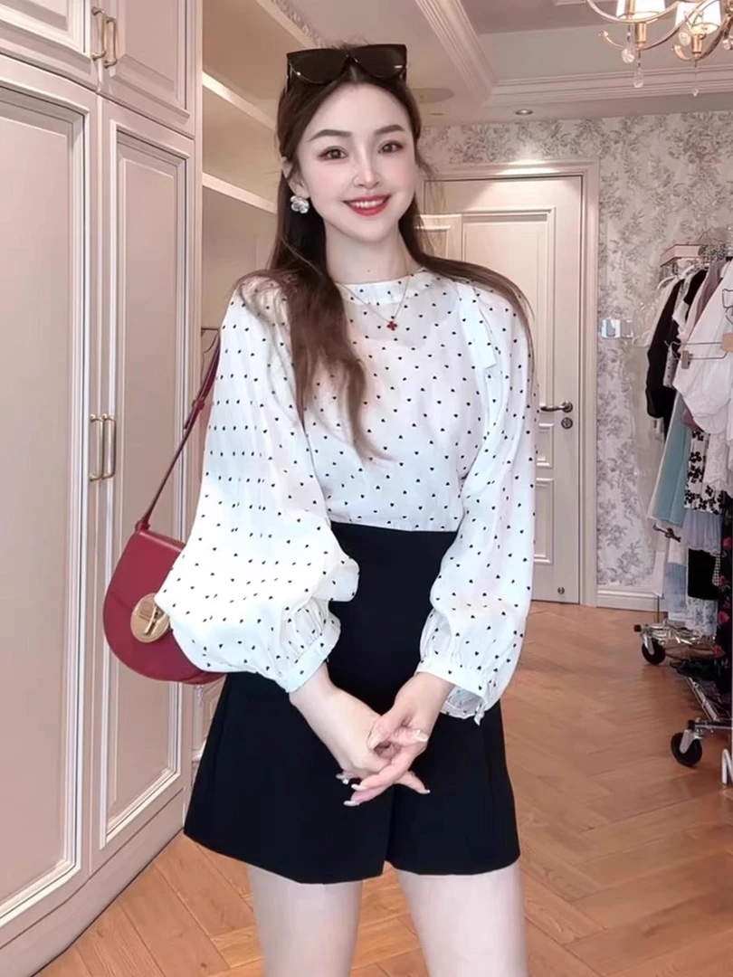 洋气泡泡袖显瘦爱心衬衫