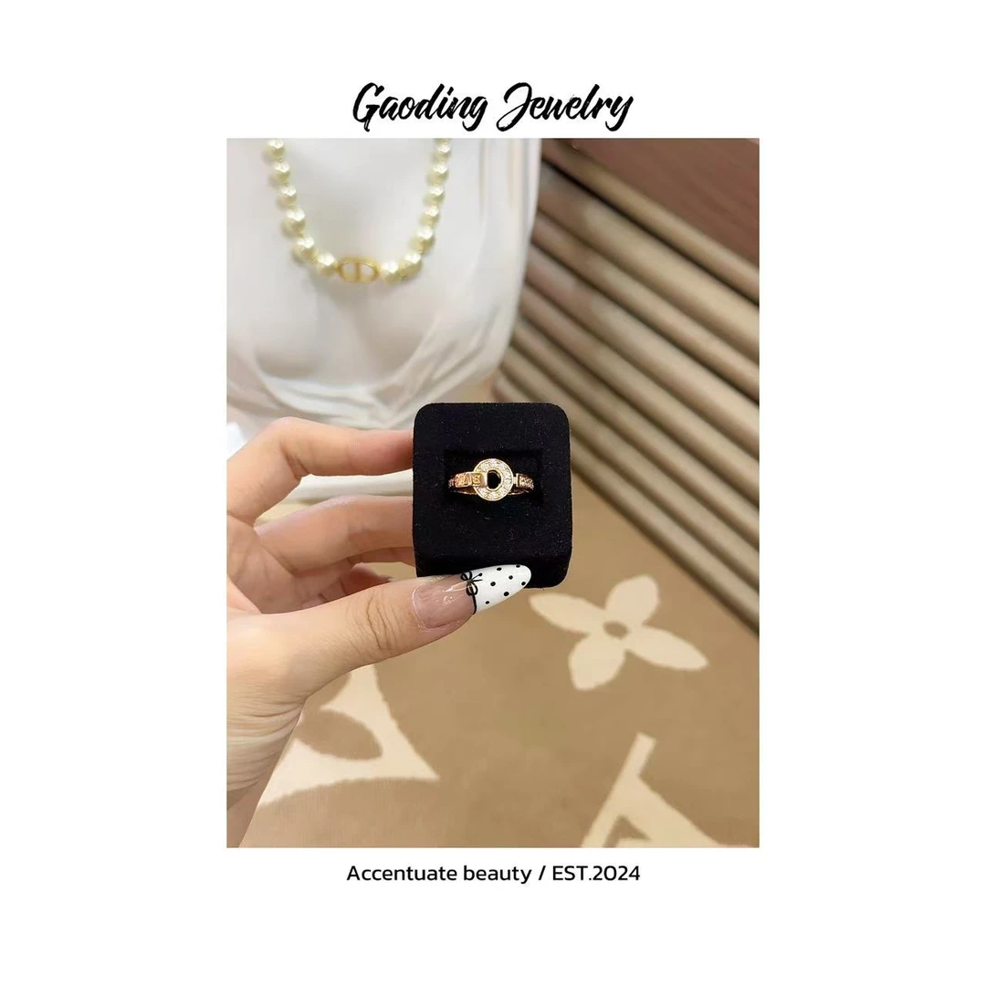 《世界》圆饼古钱币 气质高档轻奢时尚休闲戒围巾BV19