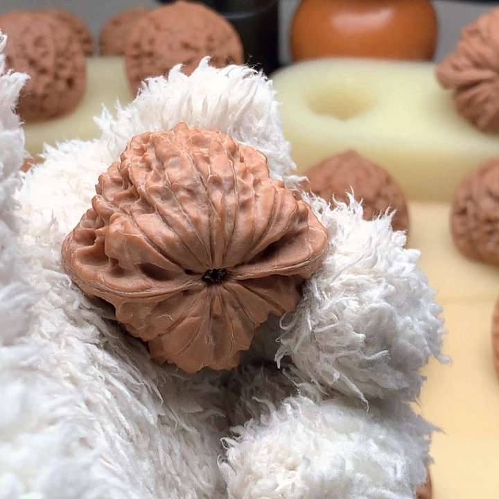 文玩核桃把件龙首蛙