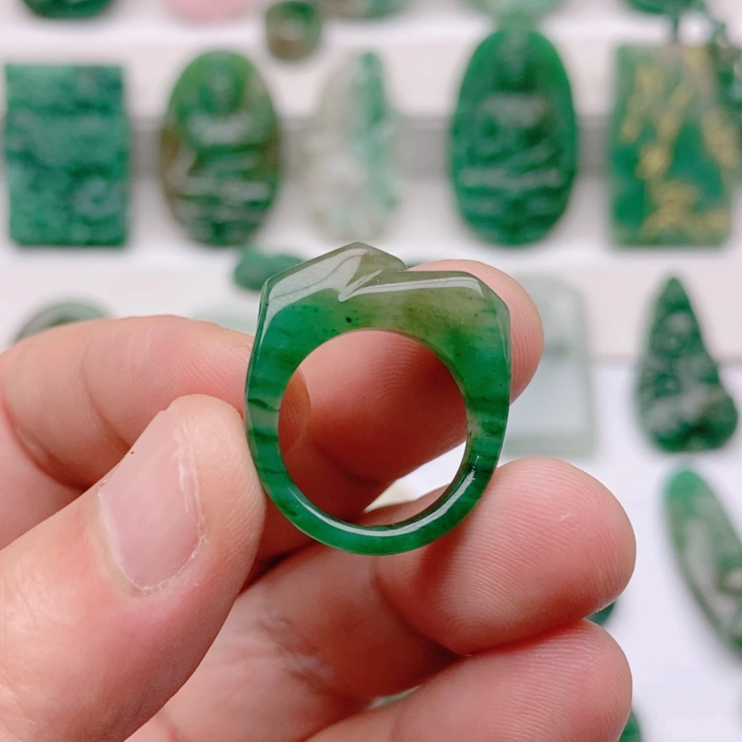 气***姐独山玉未镶嵌颈饰