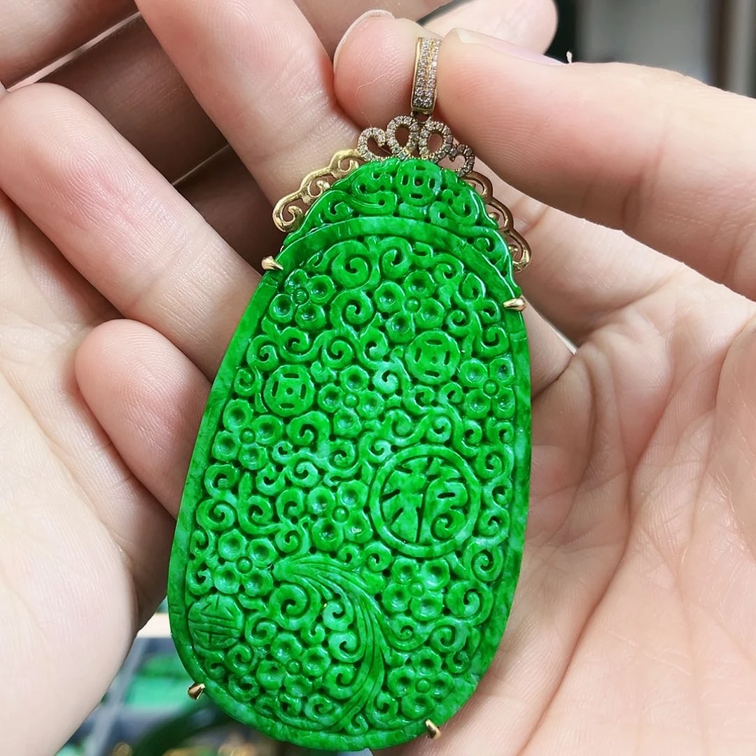 翡翠颈饰18K金镶嵌吊坠