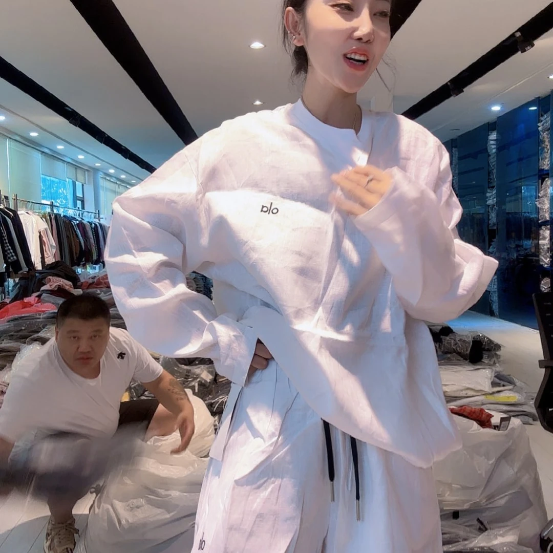 亚麻白色套装125斤