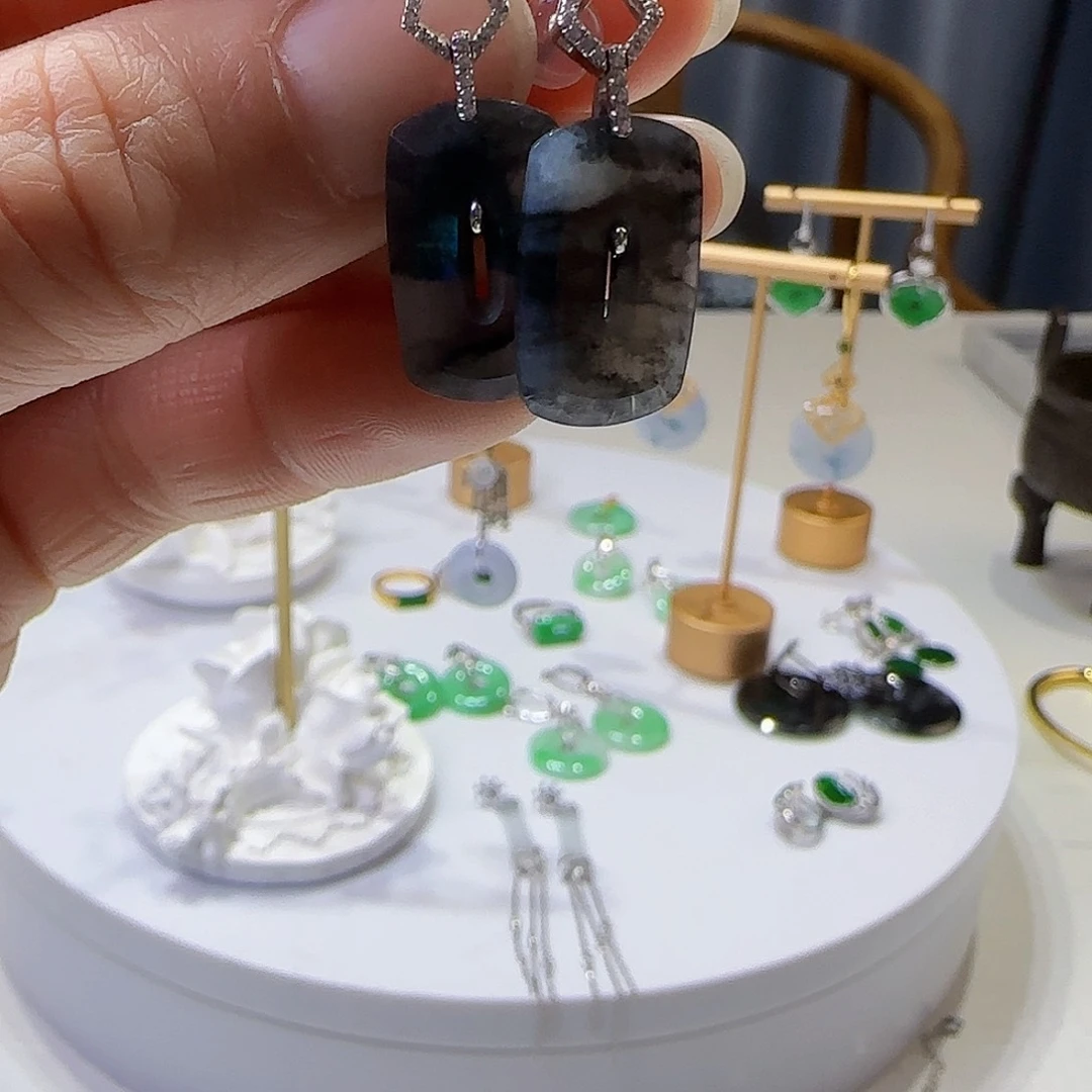 翡翠耳饰18K金镶嵌天然缅甸a货翡翠