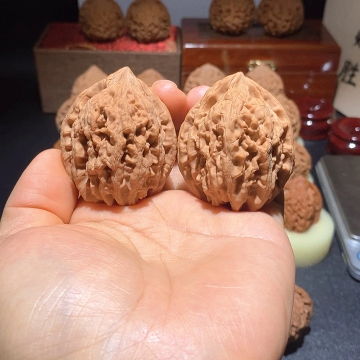 文玩核桃吊坠大沽石42+
