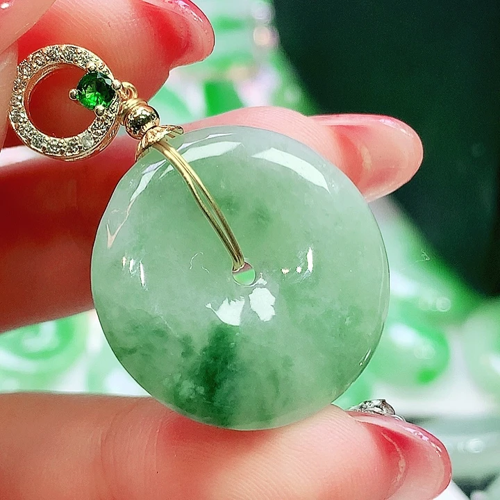 翡翠未镶嵌项圈翡翠