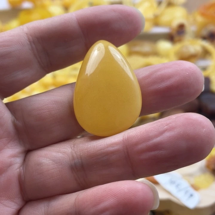 蜜蜡手串未镶嵌吊坠