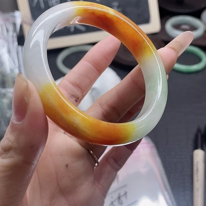 石英岩玉未镶嵌手镯121