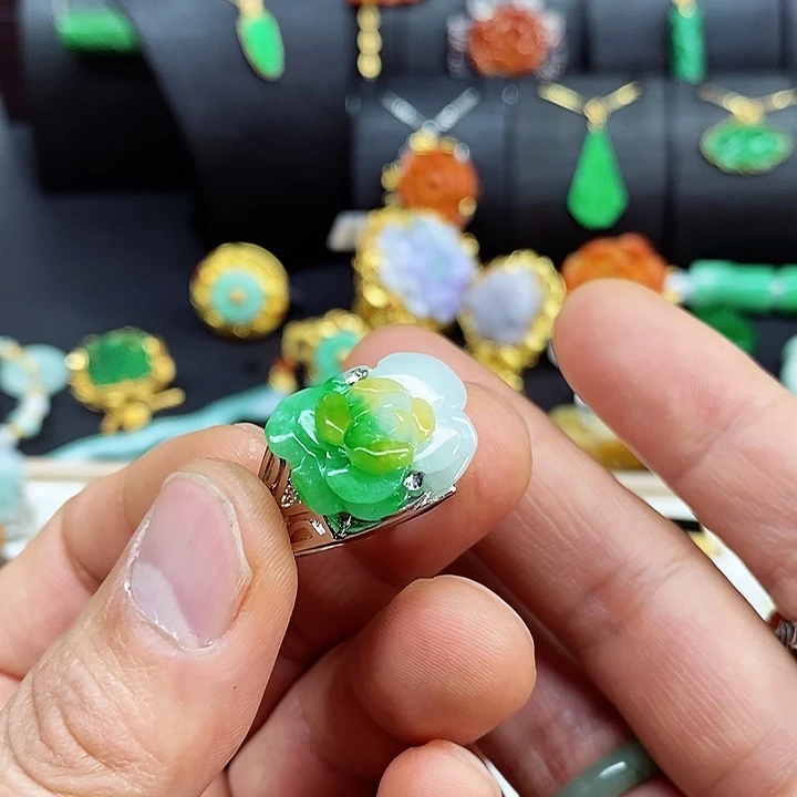 翡翠吊坠(不含链)未镶嵌戒指