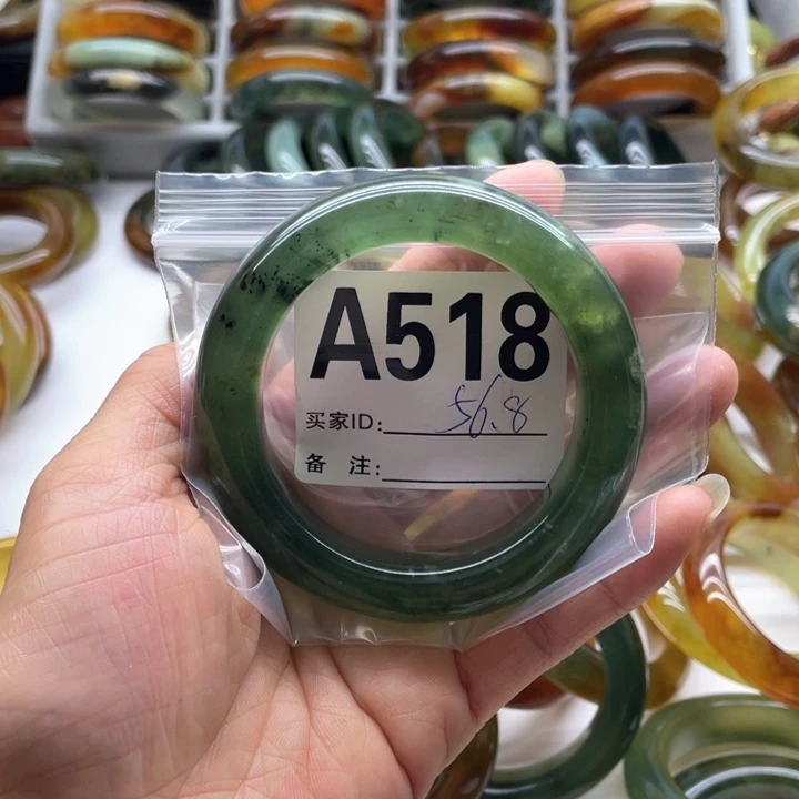 蛇纹石玉未镶嵌手镯辣**啦