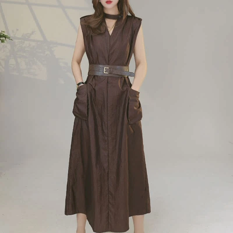 法式设计感无袖优雅V领连衣裙女2025夏季新款收腰显瘦气质小黑裙