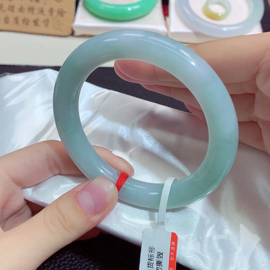 翡翠未镶嵌手镯1212
