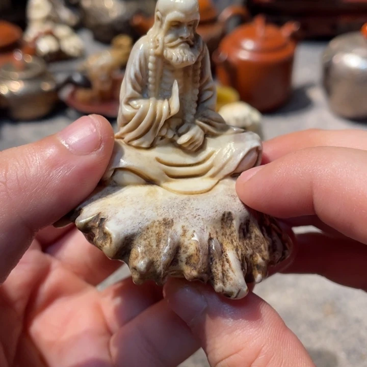 鹿角雕刻达摩摆件