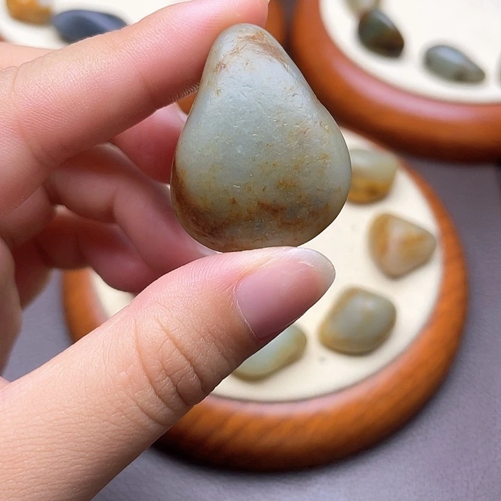 和田玉未镶嵌颈饰4