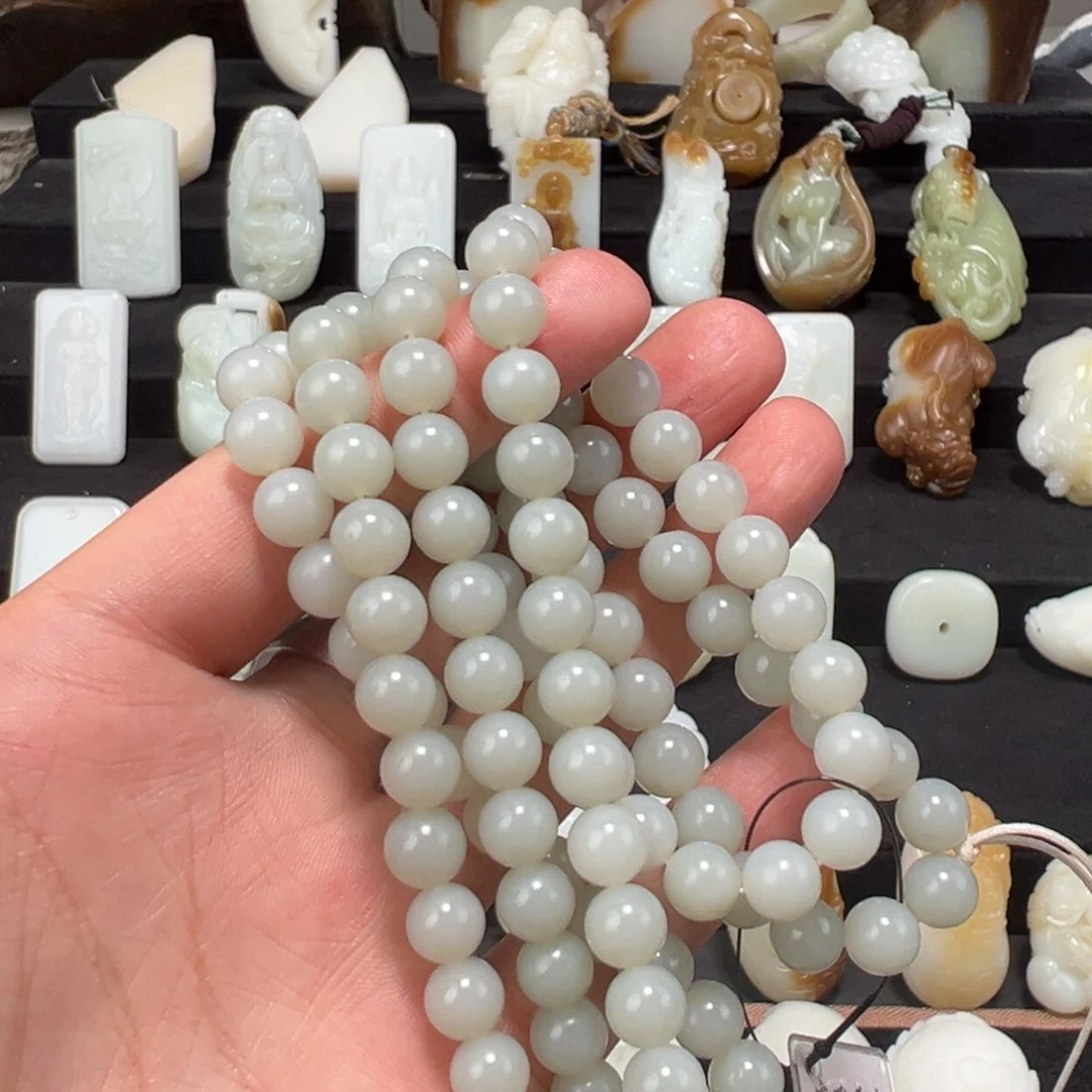 和田玉颈饰未镶嵌这***了