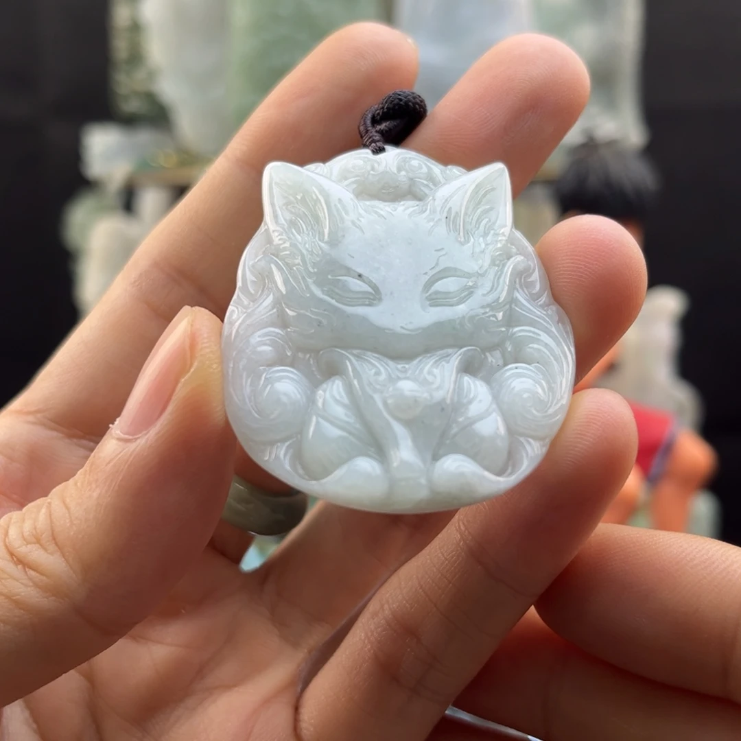 翡翠未镶嵌颈饰九尾