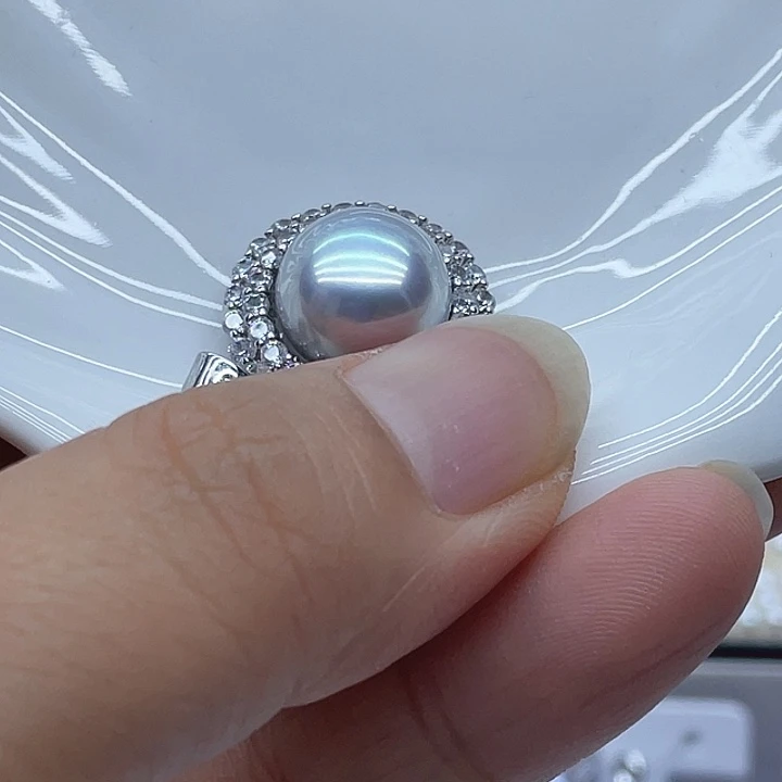 银S925镶嵌耳饰淡水珍珠