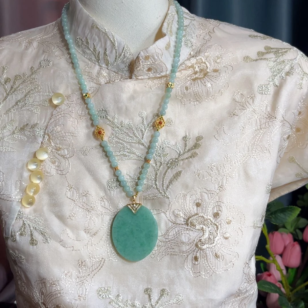 翡翠未镶嵌颈饰满绿无事牌