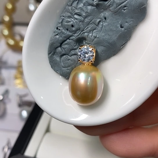 未镶嵌海水珍珠颈饰12.1