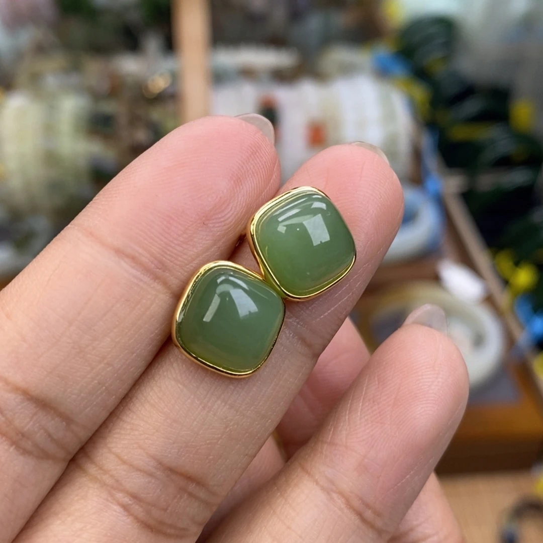 未镶嵌和田玉耳饰