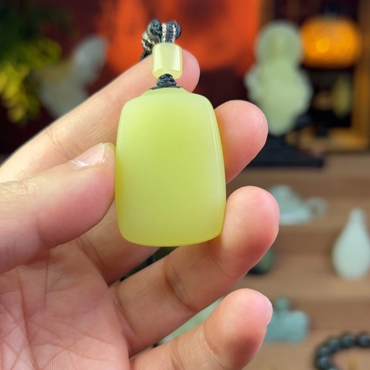 E***n和田玉（黄玉）未镶嵌挂件无事牌