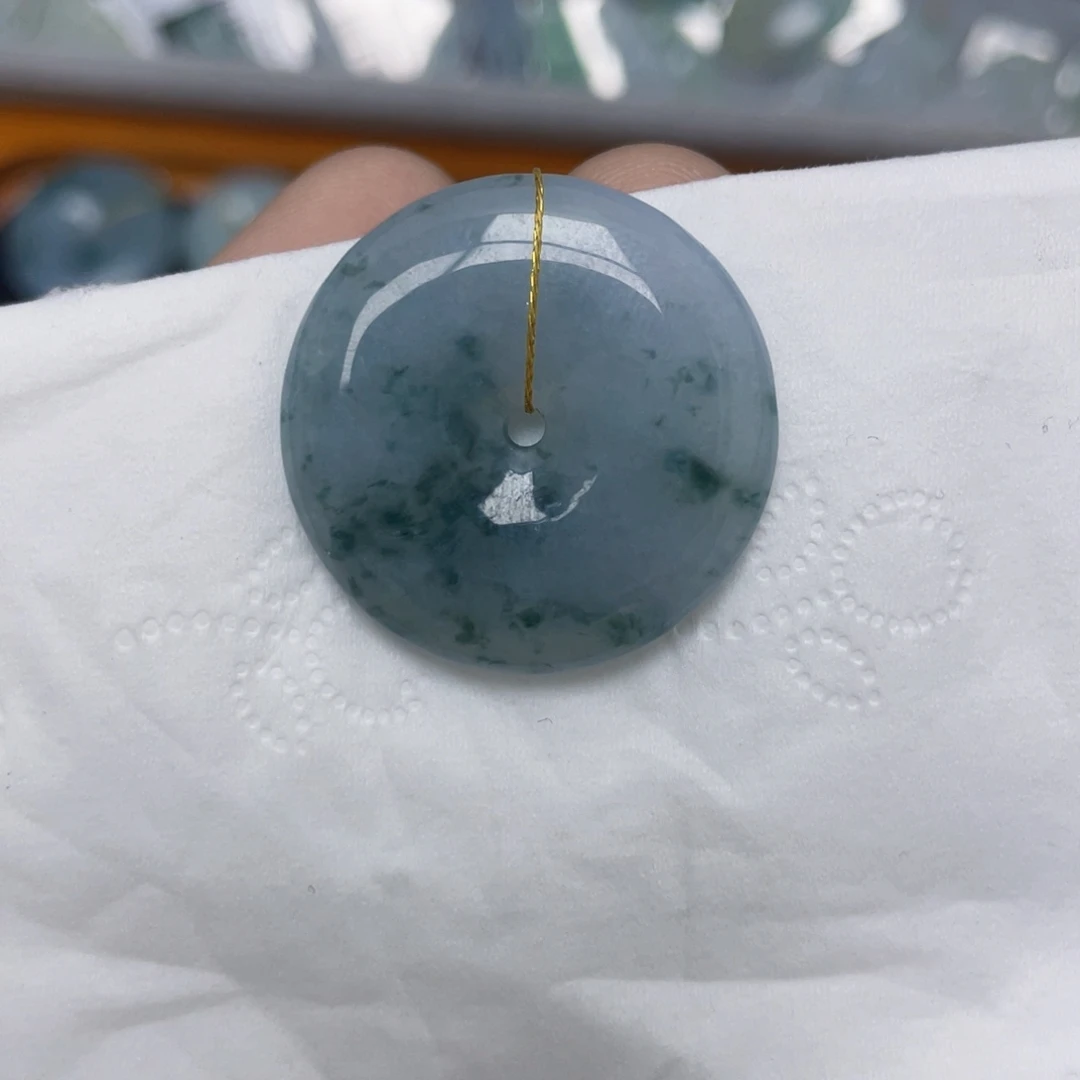 翡翠未镶嵌颈饰平安扣