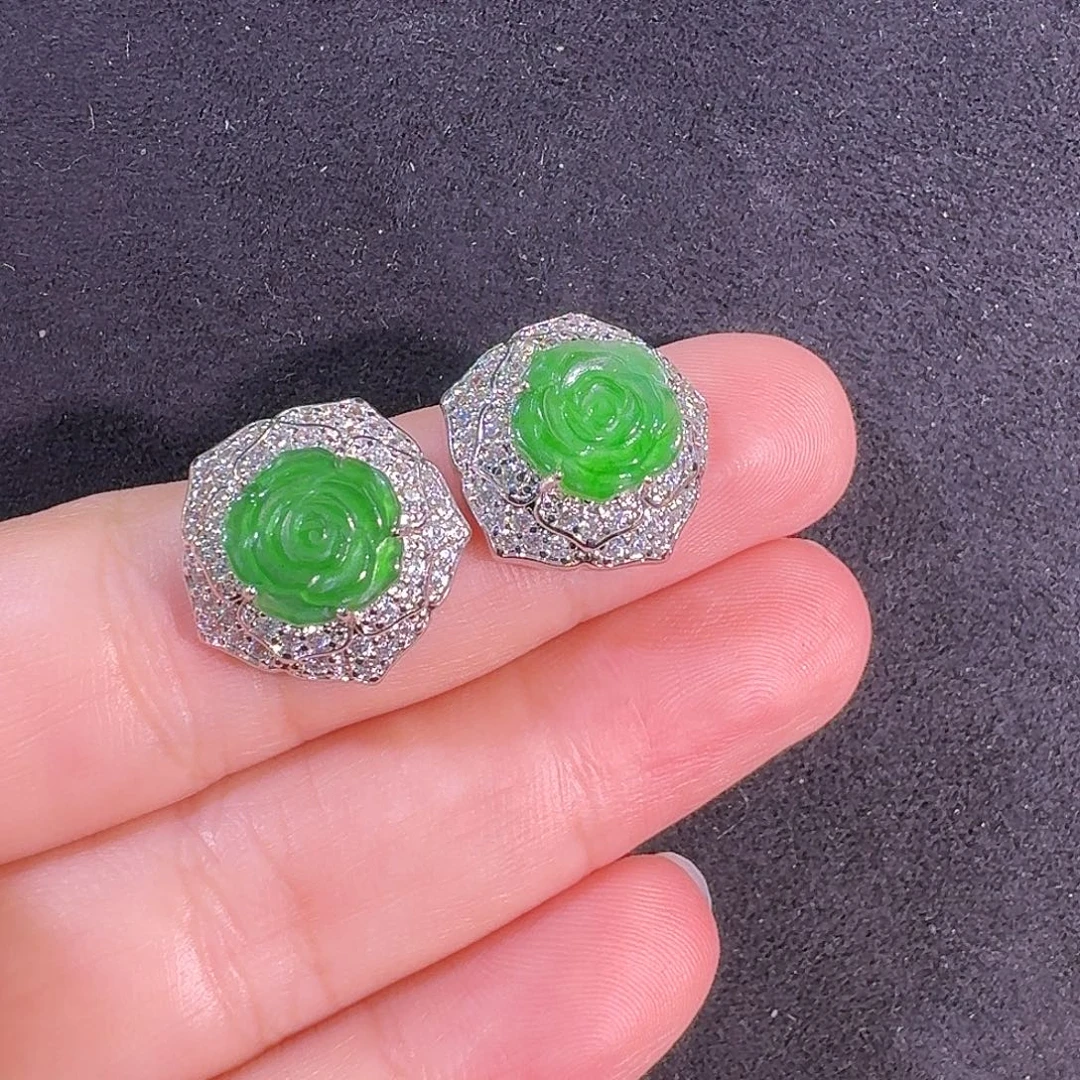 翡翠未镶嵌耳饰玫瑰